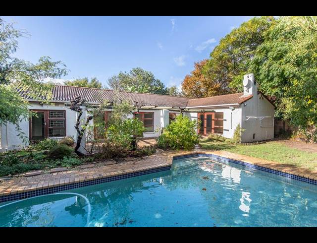 4 BEDROOM PROPERTY TO RENT IN CONSTANTIA